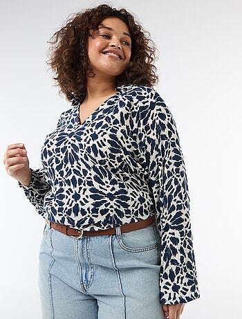 Blusa de manga larga con cuello de pico suelto