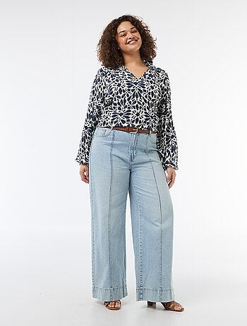 Blusa de manga larga con cuello de pico suelto