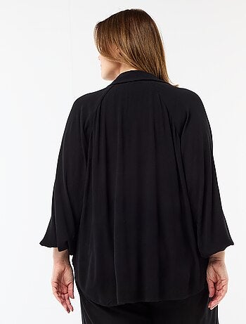 Blusa de manga larga con cuello de pico suelto