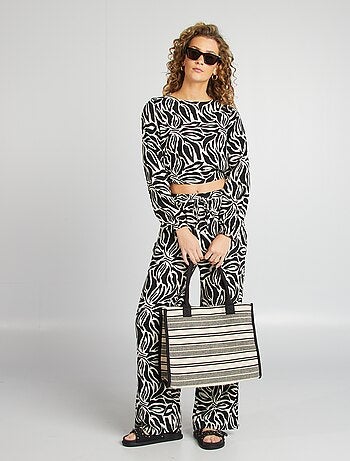 Blusa de manga larga y cuello redondo con estampado