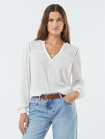Blusa de punto de crepé con borde calado