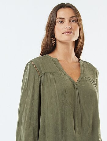 Blusa de punto de crepé con borde calado