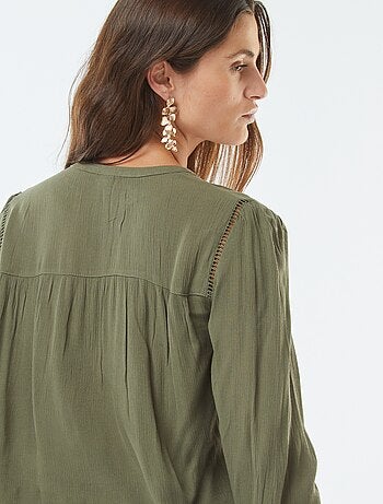 Blusa de punto de crepé con borde calado