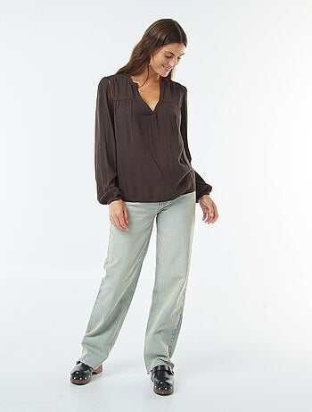 Blusa de punto de crepé con borde calado