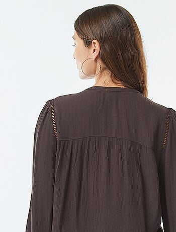 Blusa de punto de crepé con borde calado