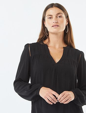 Blusa de punto de crepé con borde calado