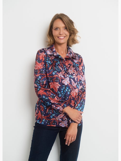 Blusa de raso con cuello de pico y mangas elásticas - AFIBEL - Kiabi Blusa de raso con cuello de pico y mangas elásticas - AFIBEL - Kiabi