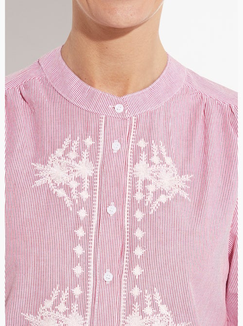 Blusa de rayas con cuello redondo y bordado - AFIBEL - Kiabi Blusa de rayas con cuello redondo y bordado - AFIBEL - Kiabi