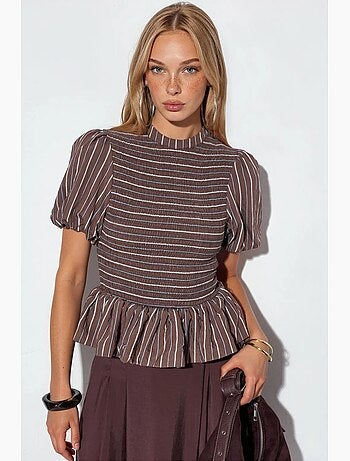 Blusa de rayas texturizada con volante busem