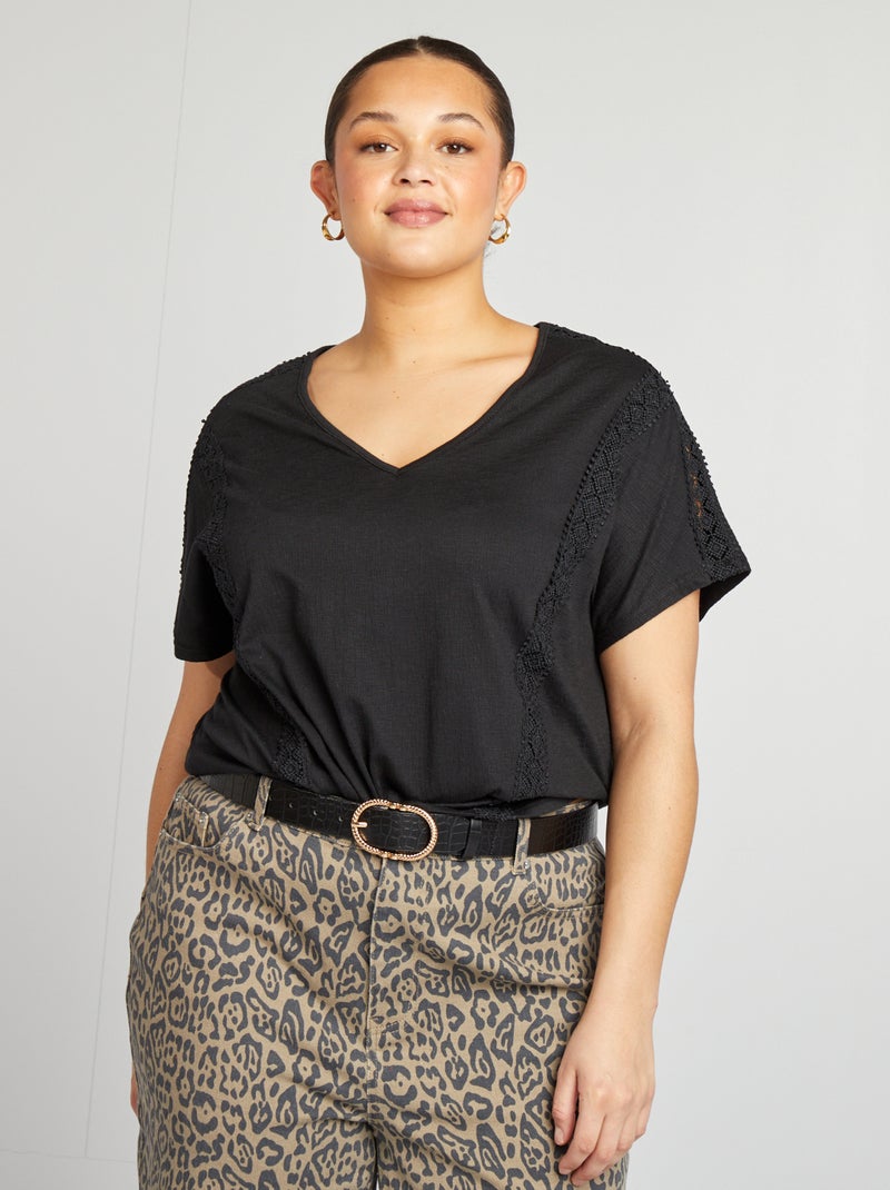 Blusa de tejido de crepé con bordados negro - Kiabi
