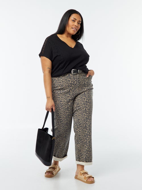 Blusa de tejido de crepé con bordados - Kiabi