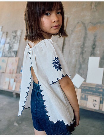 Blusa en algodón y lino con flores