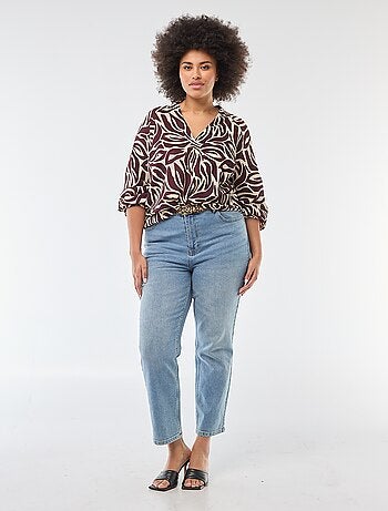 Blusa estampada con cuello en pico