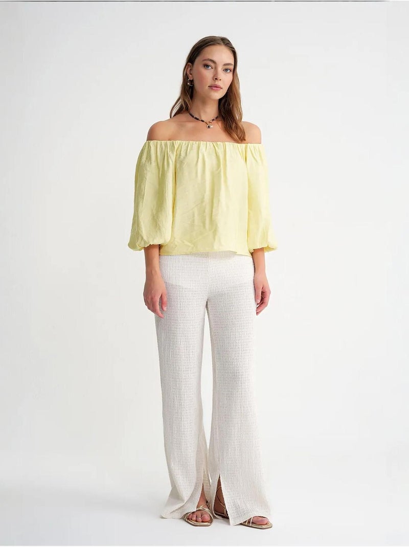 Blusa fina de modal y poliéster con cuello madonna y detalle de volante mixray Amarillo limón - Kiabi