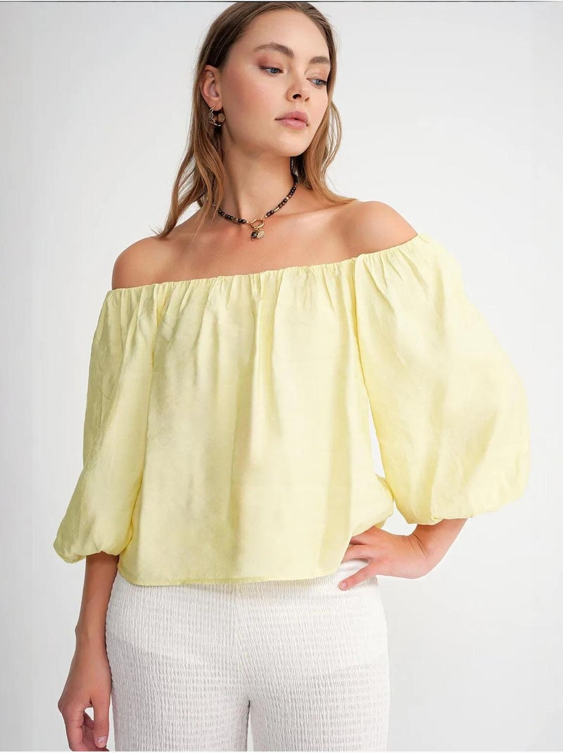 Blusa fina de modal y poliéster con cuello madonna y detalle de volante mixray Amarillo limón - Kiabi