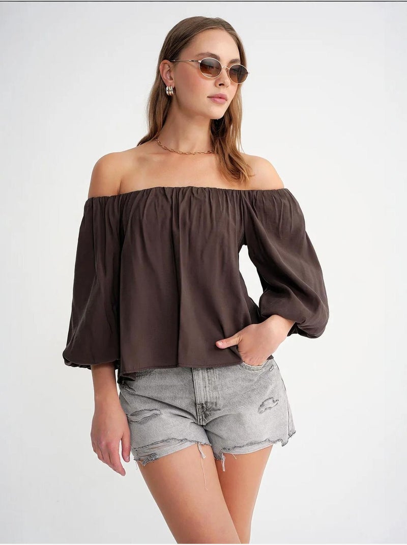Blusa fina de modal y poliéster con cuello madonna y detalle de volante mixray Marrón oscuro - Kiabi