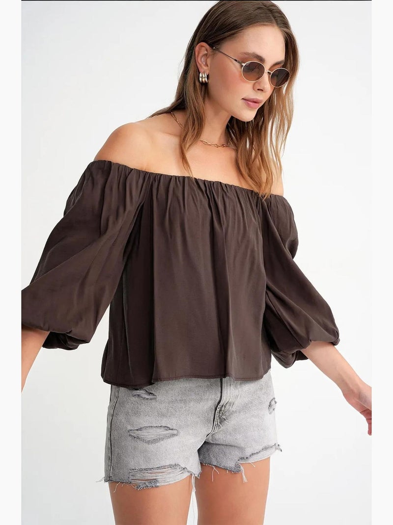 Blusa fina de modal y poliéster con cuello madonna y detalle de volante mixray Marrón oscuro - Kiabi