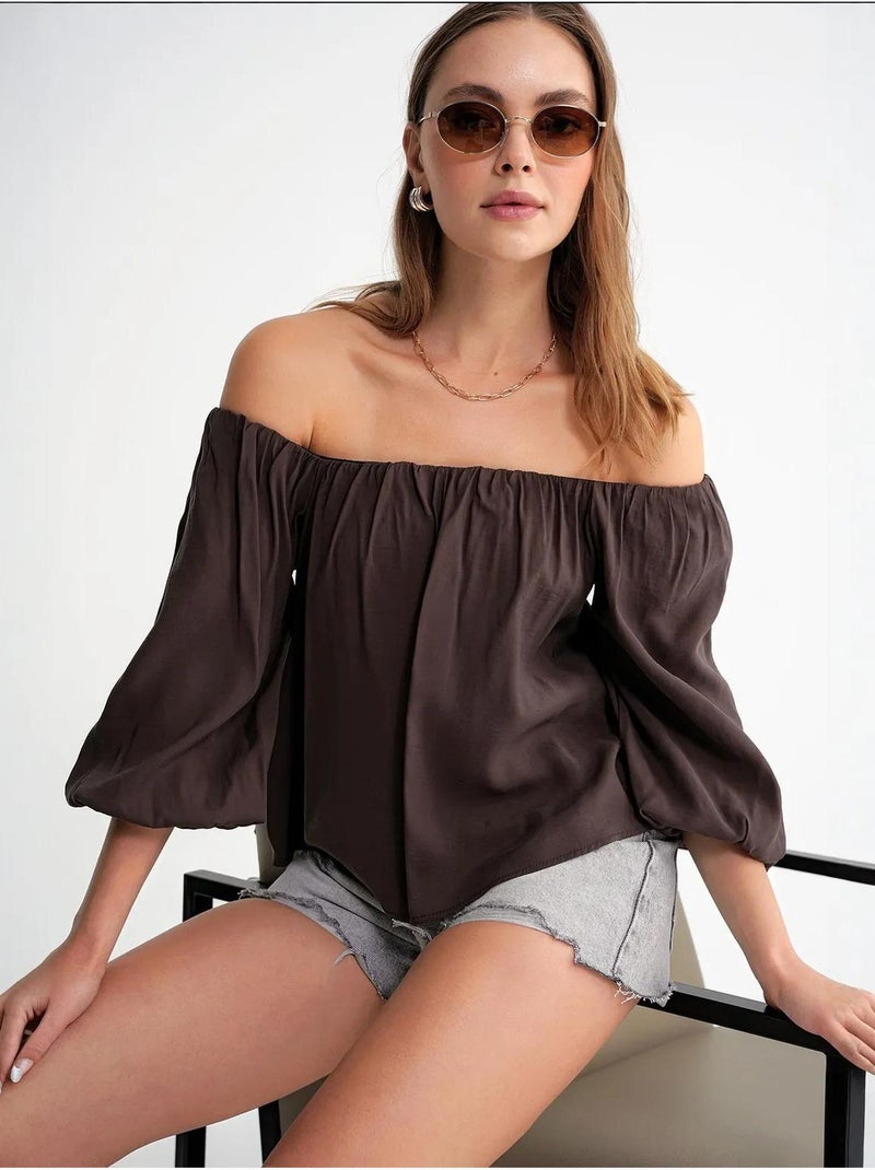 Blusa fina de modal y poliéster con cuello madonna y detalle de volante mixray Marrón oscuro - Kiabi