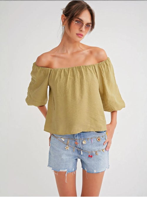 Blusa fina de modal y poliéster con cuello madonna y detalle de volante mixray - Kiabi Blusa fina de modal y poliéster con cuello madonna y detalle de volante mixray - Kiabi