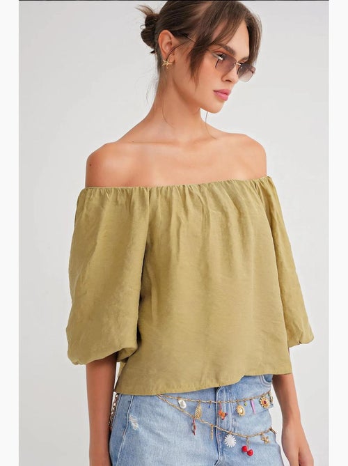 Blusa fina de modal y poliéster con cuello madonna y detalle de volante mixray - Kiabi Blusa fina de modal y poliéster con cuello madonna y detalle de volante mixray - Kiabi