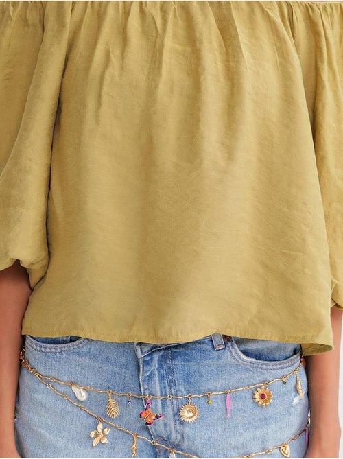 Blusa fina de modal y poliéster con cuello madonna y detalle de volante mixray - Kiabi Blusa fina de modal y poliéster con cuello madonna y detalle de volante mixray - Kiabi