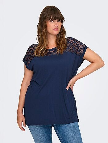 Blusa fluida con detalles calados 'Only Carmakoma'