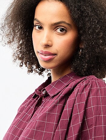 Blusa fluida con estampado de cuadros