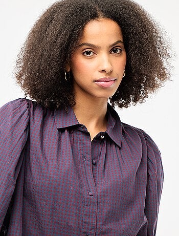 Blusa fluida con estampado de cuadros