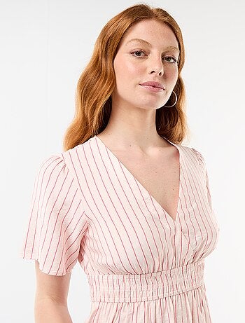 Blusa fluida de corte acampanado