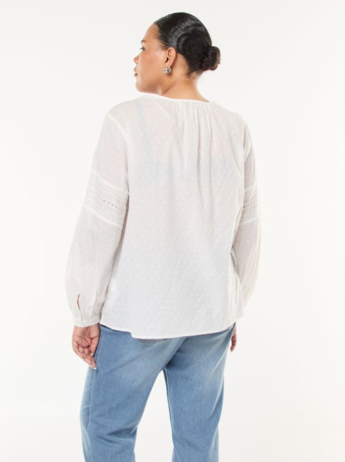 Blusa fluida lisa con plumeti y bordados calados - Kiabi
