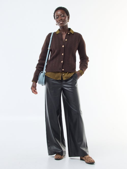 Blusa fluida satinada con botones dorados - Kiabi