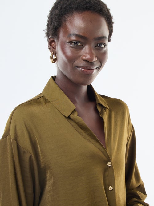 Blusa fluida satinada con botones dorados - Kiabi