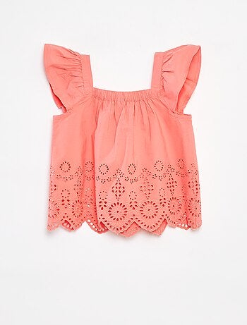 Blusa fruncida con bordado inglés