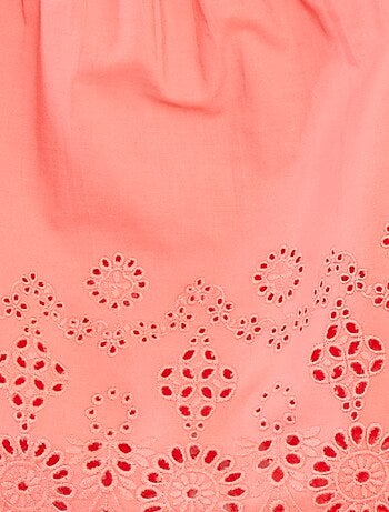 Blusa fruncida con bordado inglés