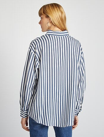 Blusa larga con bolsillo en el pecho con un 20 % de lino
