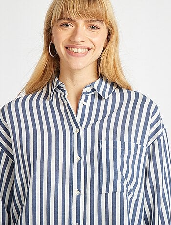 Blusa larga con bolsillo en el pecho con un 20 % de lino