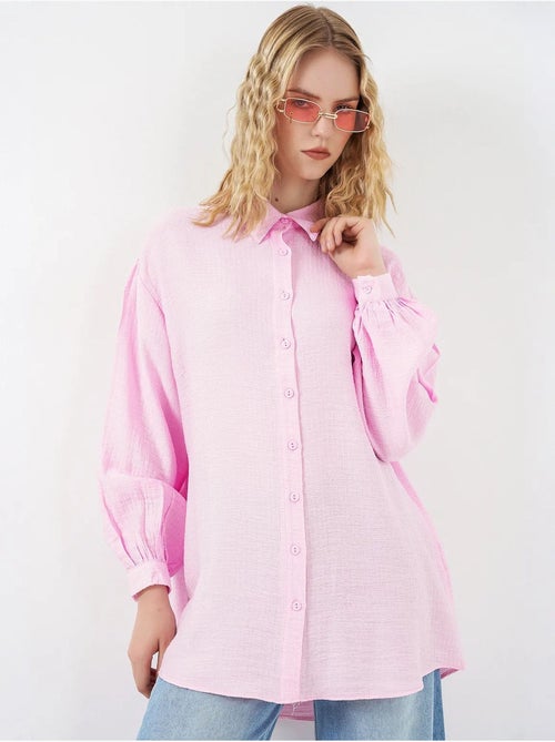 Blusa larga oversize texturizada con cuello de camisa bdart - Kiabi Blusa larga oversize texturizada con cuello de camisa bdart - Kiabi