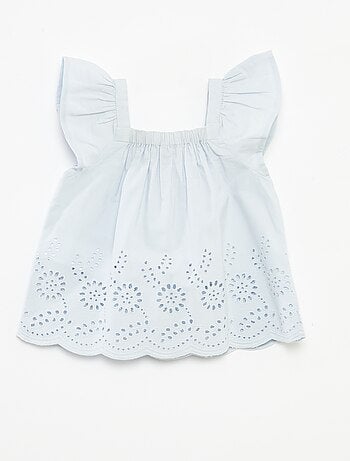 Blusa ligera con tirantes con volantes y bordados