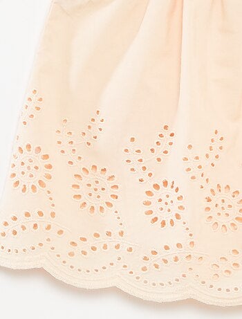 Blusa ligera con tirantes con volantes y bordados