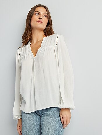 Blusa lisa con cuello de pico