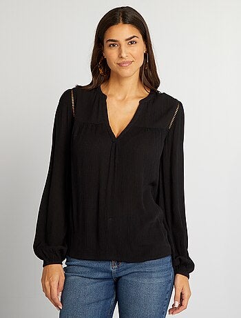 Blusa lisa con cuello de pico