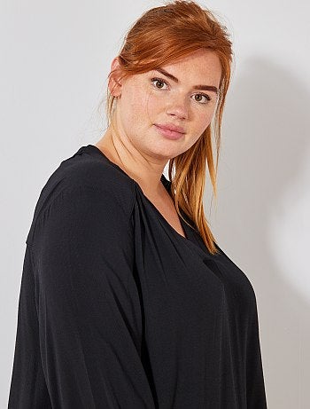 Tallas grandes mujer - Blusa lisa con textura y cuello de pico - Kiabi