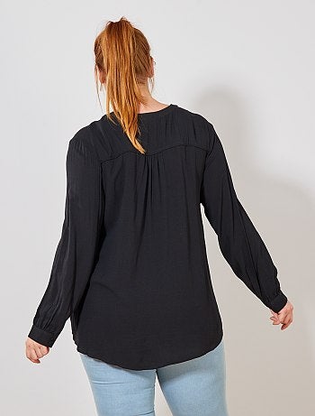 Tallas grandes mujer - Blusa lisa con textura y cuello de pico - Kiabi