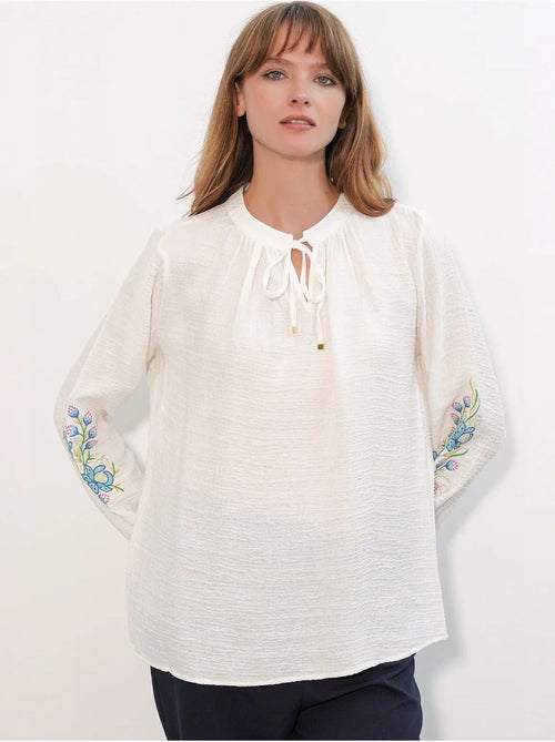 Blusa oversize de crepé bordado bdart - Kiabi Blusa oversize de crepé bordado bdart - Kiabi