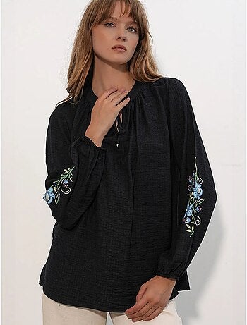 Blusa oversize de crepé bordado bdart