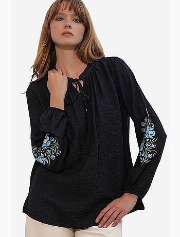 Blusa oversize de crepé bordado bdart