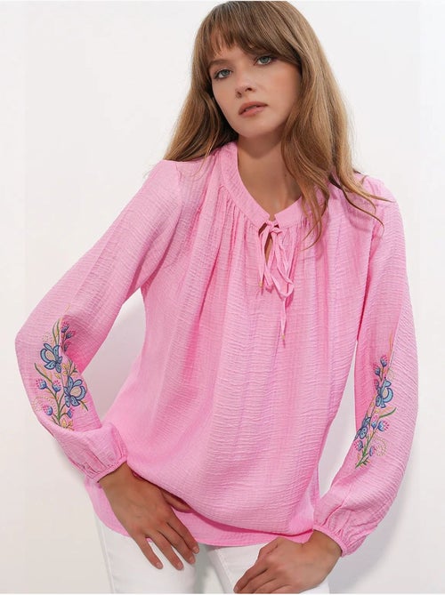 Blusa oversize de crepé bordado bdart - Kiabi Blusa oversize de crepé bordado bdart - Kiabi