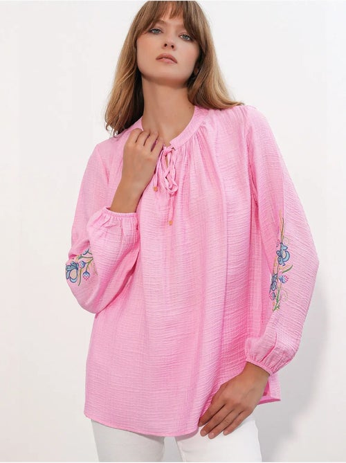 Blusa oversize de crepé bordado bdart - Kiabi Blusa oversize de crepé bordado bdart - Kiabi