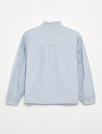 Blusa rayada con cuello fantasía