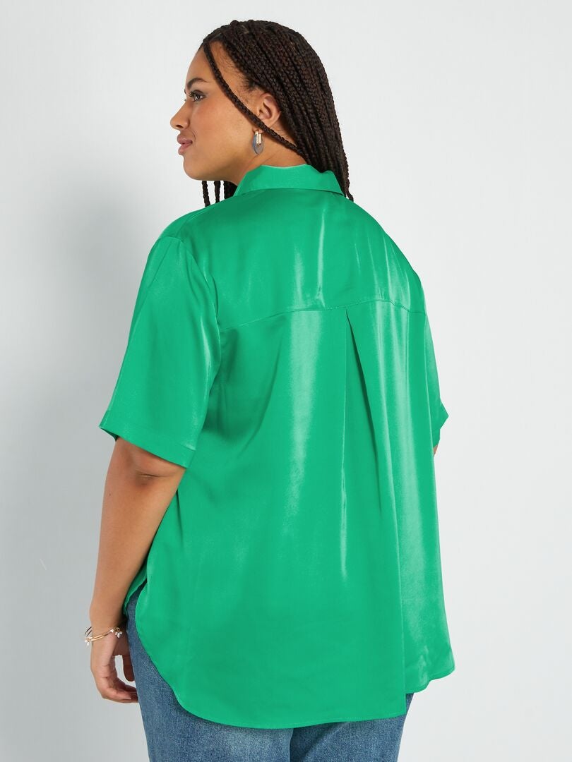 Blusa satinada con cuello italiano Verde - Kiabi